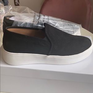 Steve Madden Black slip on sneakers with platform